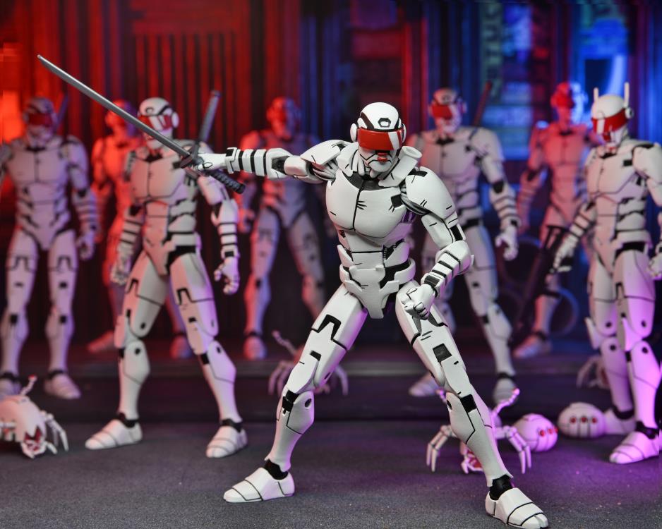 Teenage Mutant Ninja Turtles: The Last Ronin Ultimate Elite Synja Patrol Bot image 5