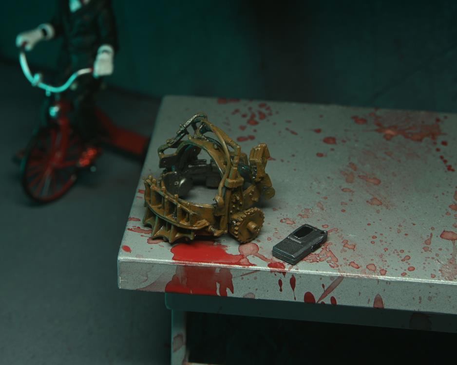 Saw Ultimate Jigsaw Killer (Red Robe) image 8