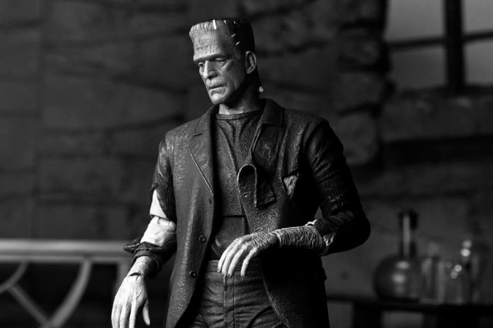 Universal Monsters Ultimate Bride of Frankenstein Frankenstein's Monster (Black & White Ver.) image 6