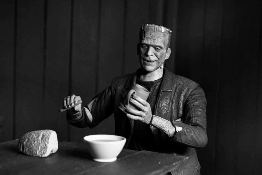 Universal Monsters Ultimate Bride of Frankenstein Frankenstein's Monster (Black & White Ver.) image 7