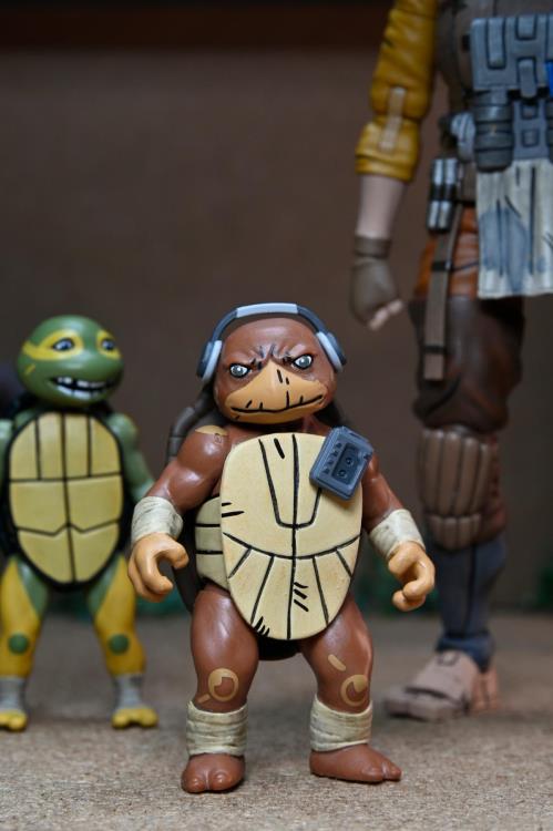 Teenage Mutant Ninja Turtles: The Last Ronin - The Lost Years Grammy April with Baby Yi & Moja image 9