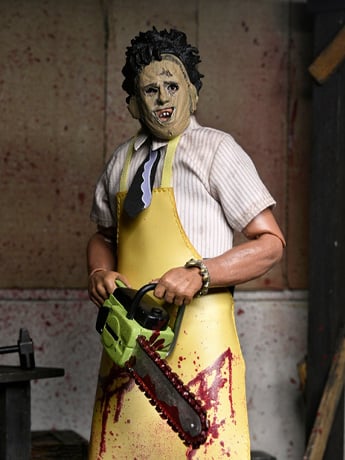 The Texas Chainsaw Massacre Leatherface Clothed image 2