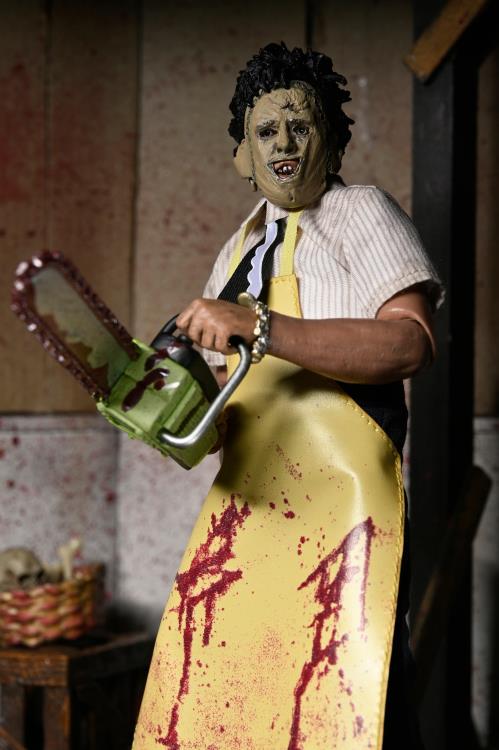 The Texas Chainsaw Massacre Leatherface Clothed image 5
