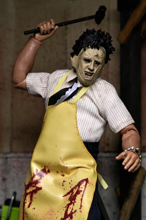 The Texas Chainsaw Massacre Leatherface Clothed image 6