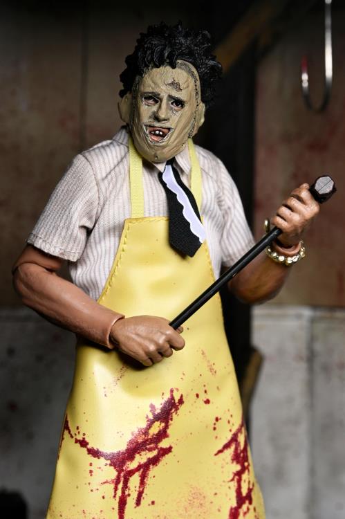 The Texas Chainsaw Massacre Leatherface Clothed image 8
