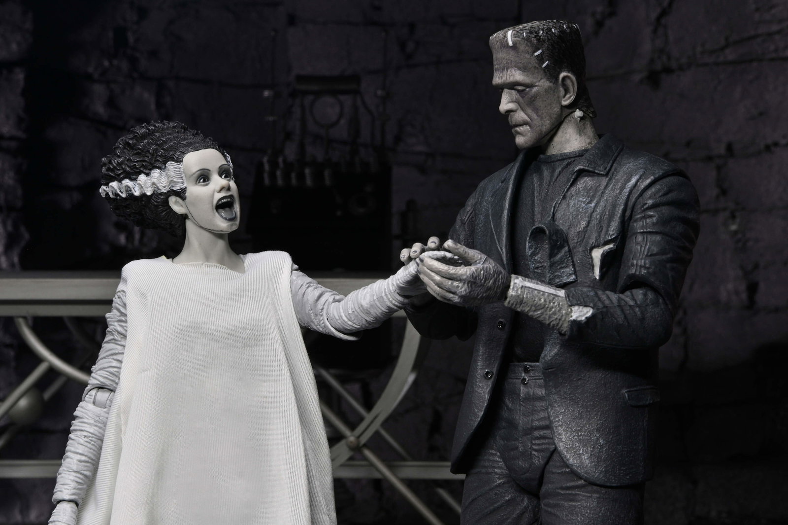 Universal Monsters The Bride of Frankenstein 90th Anniversary The Monster and His Mate Two-Pack image 8