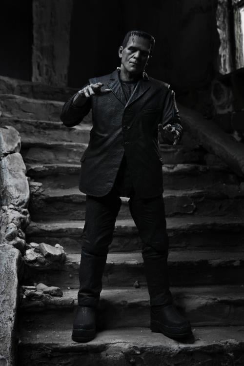 Universal Monsters Ultimate Frankenstein's Monster (Black & White) image 4