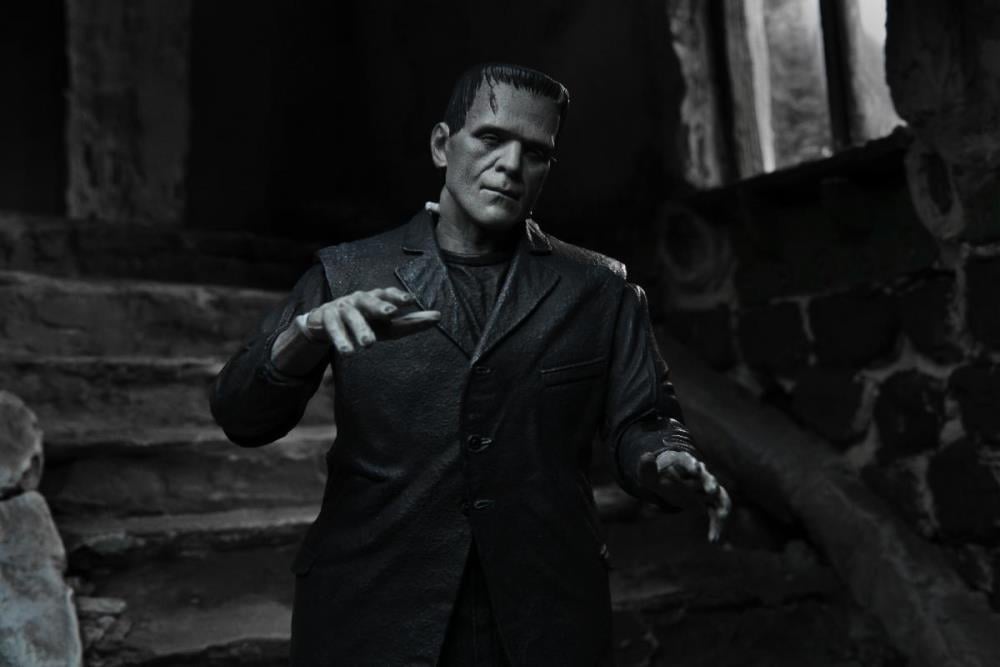 Universal Monsters Ultimate Frankenstein's Monster (Black & White) image 8
