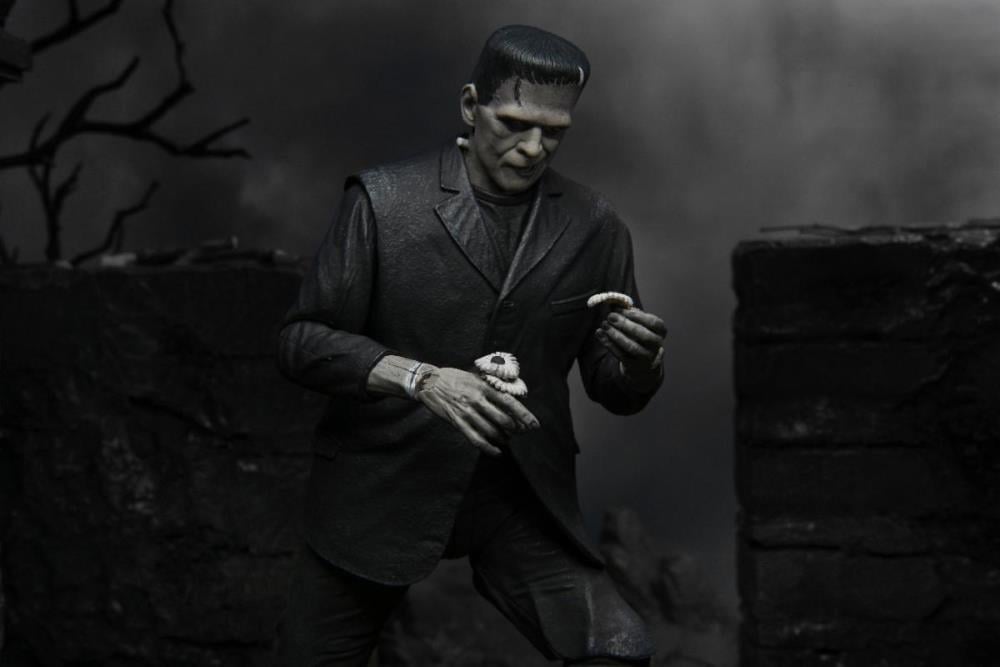 Universal Monsters Ultimate Frankenstein's Monster (Black & White) image 9
