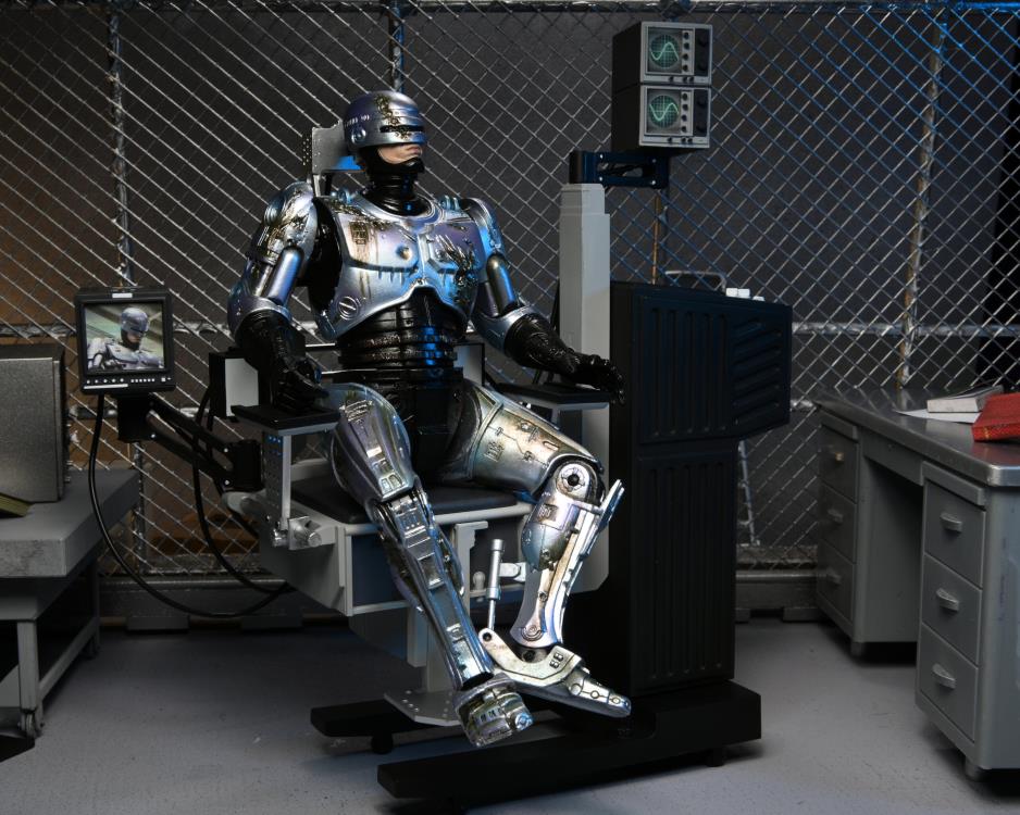 RoboCop Ultimate Battle Damaged RoboCop with Chair image 4