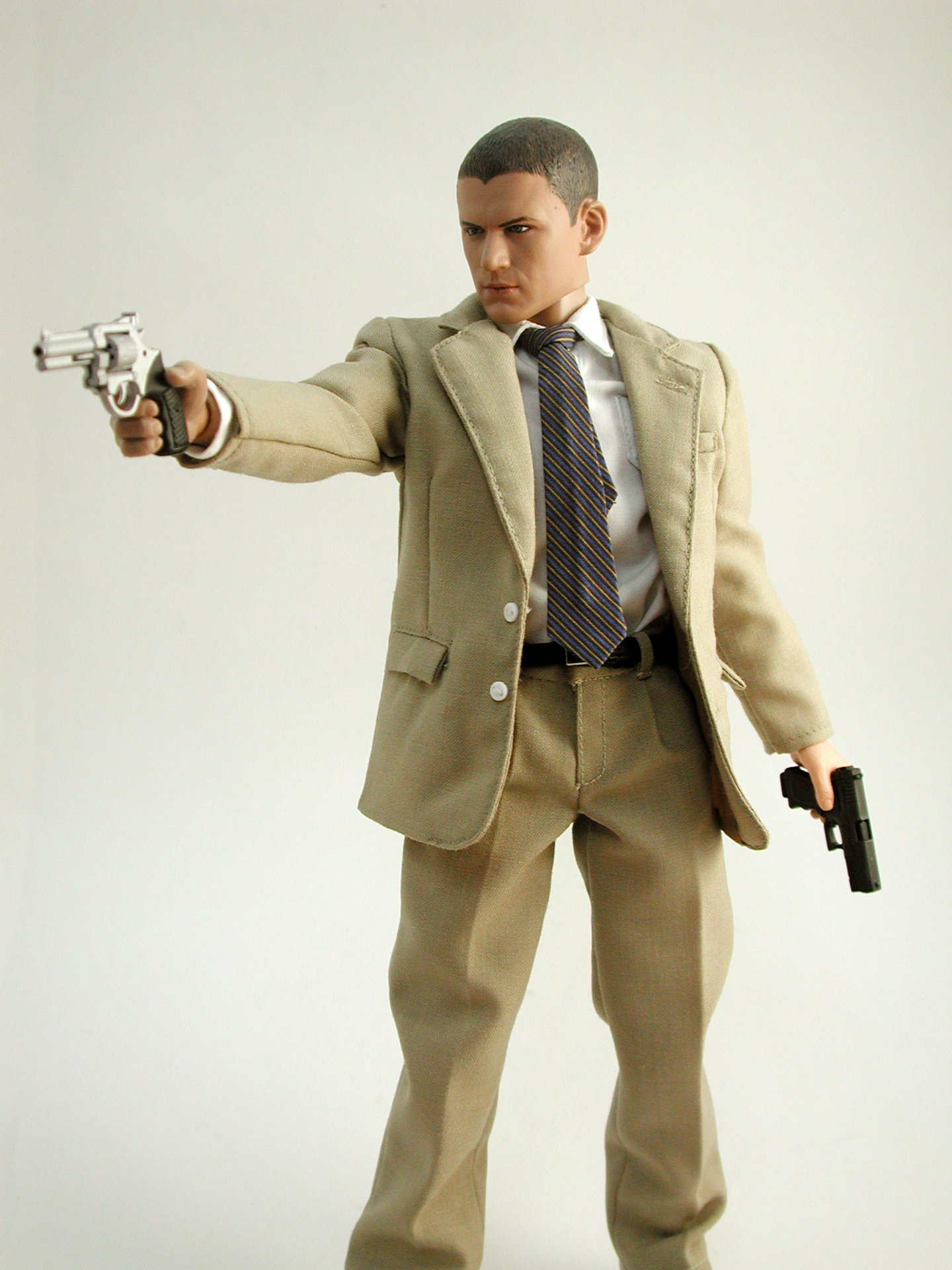 Michael Scofield (Suit Version) image 2