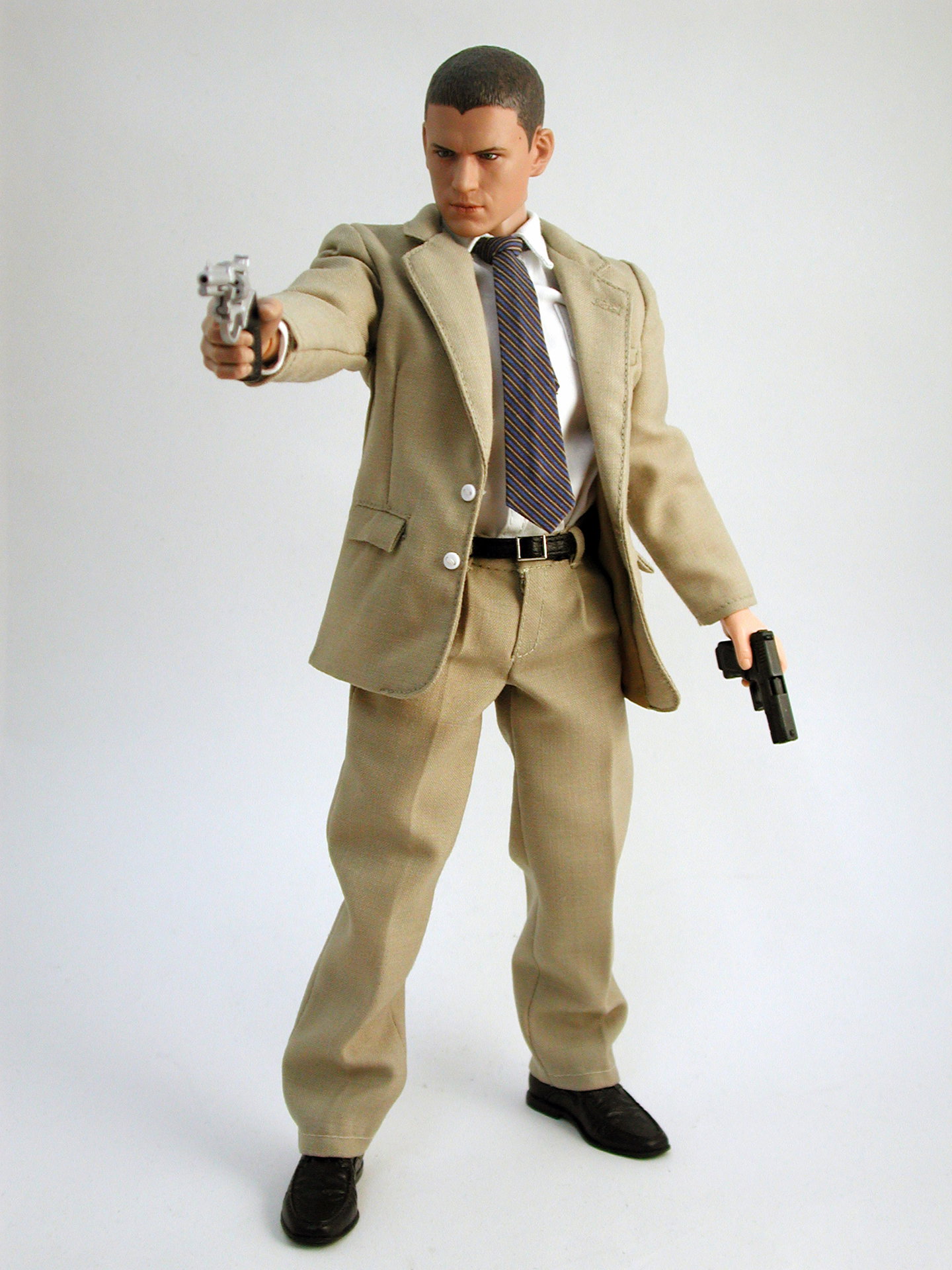 Michael Scofield (Suit Version) image 3
