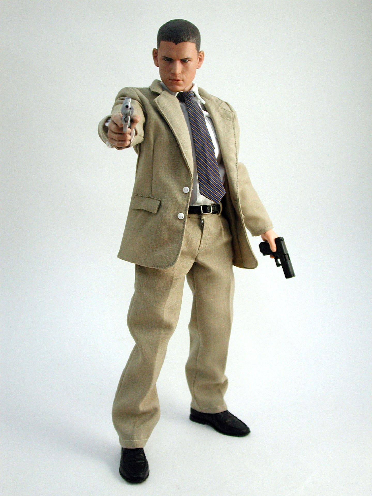 Michael Scofield (Suit Version) image 4