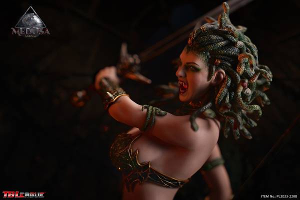 Medusa- Golden image 8
