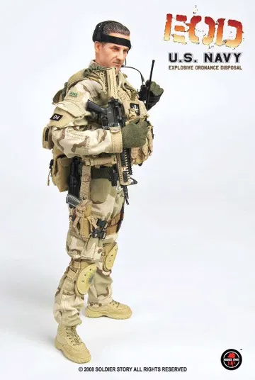 U.S. NAVY Explosive Ordnance Disposal