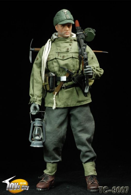 German Mountain Soldiers Machine Gunners image 6