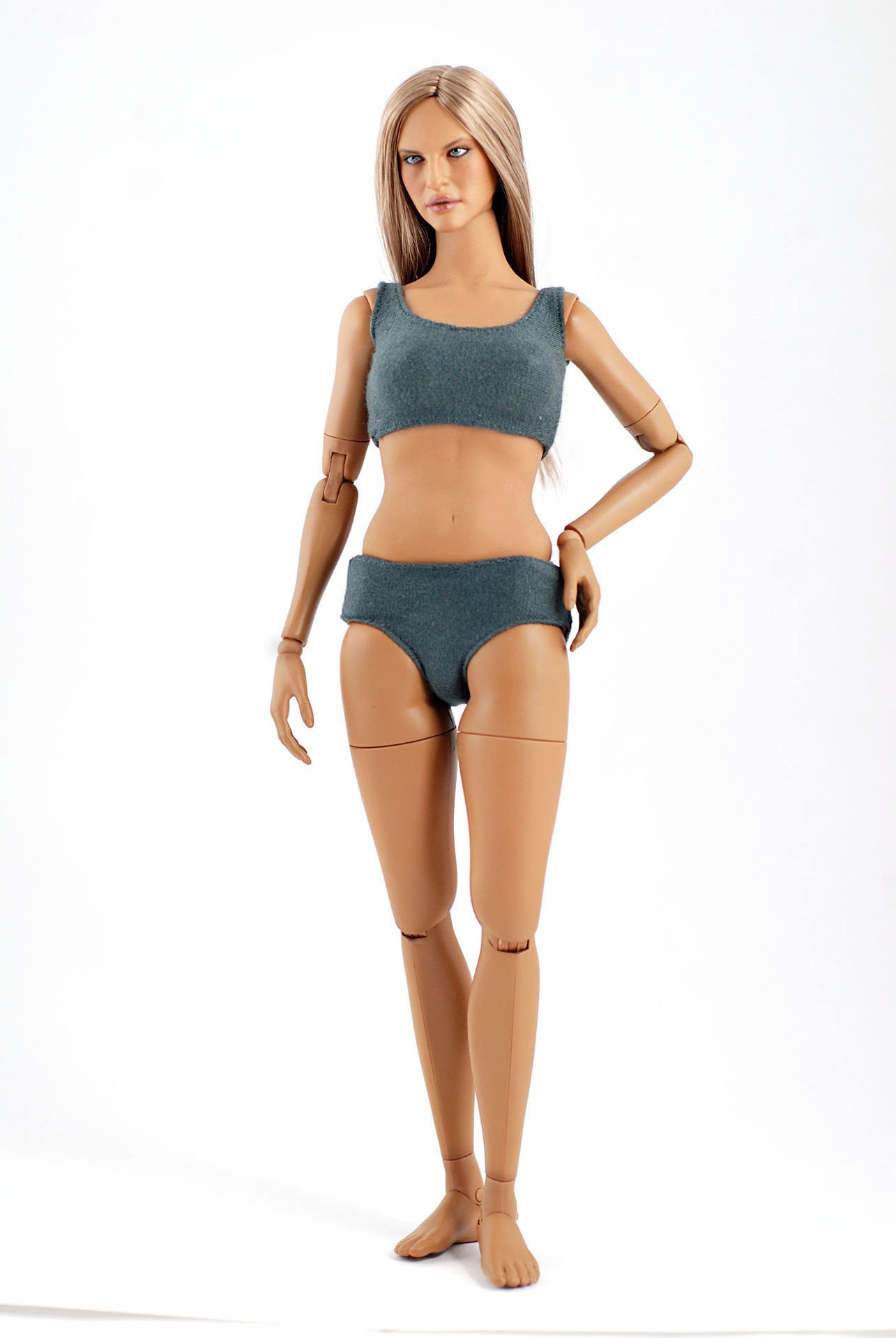 New Generation - Cuban American Female image 2