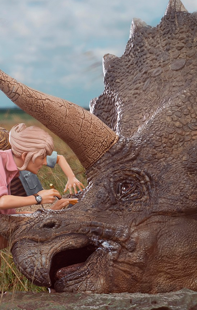 Triceratops Diorama - Jurassic Park image 2
