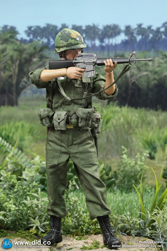 Vietnam War - U.S. Army Lt. Col. Moore image 2