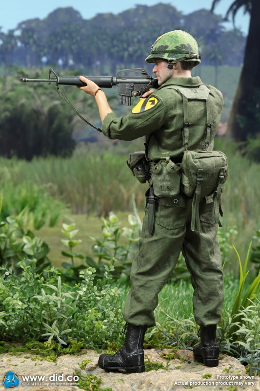 Vietnam War - U.S. Army Lt. Col. Moore image 3