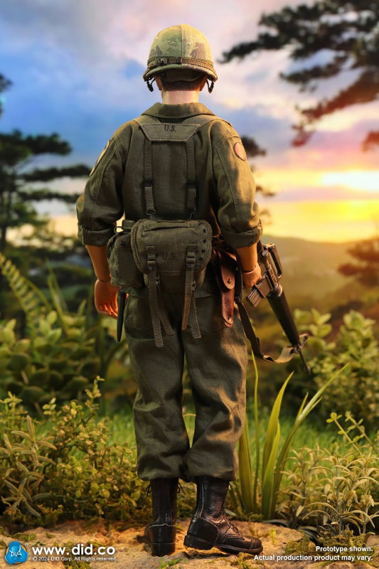 Vietnam War - U.S. Army Lt. Col. Moore image 8