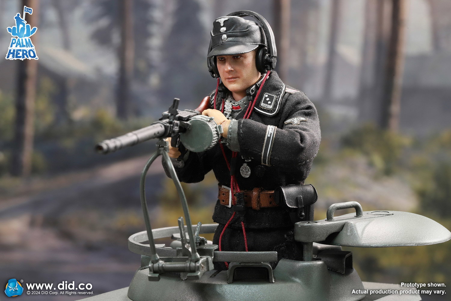 Tiger II Tank Diorama Green/Yellow image 2
