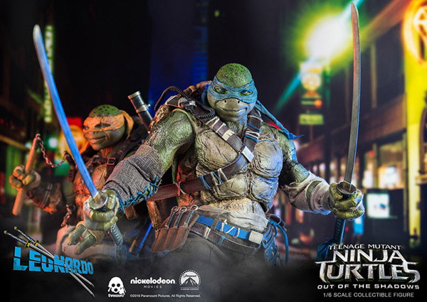 TMNT2 Michelangelo and Leonardo Exclusive Boxset image 2