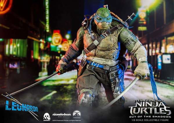 TMNT2 Michelangelo and Leonardo Exclusive Boxset image 6